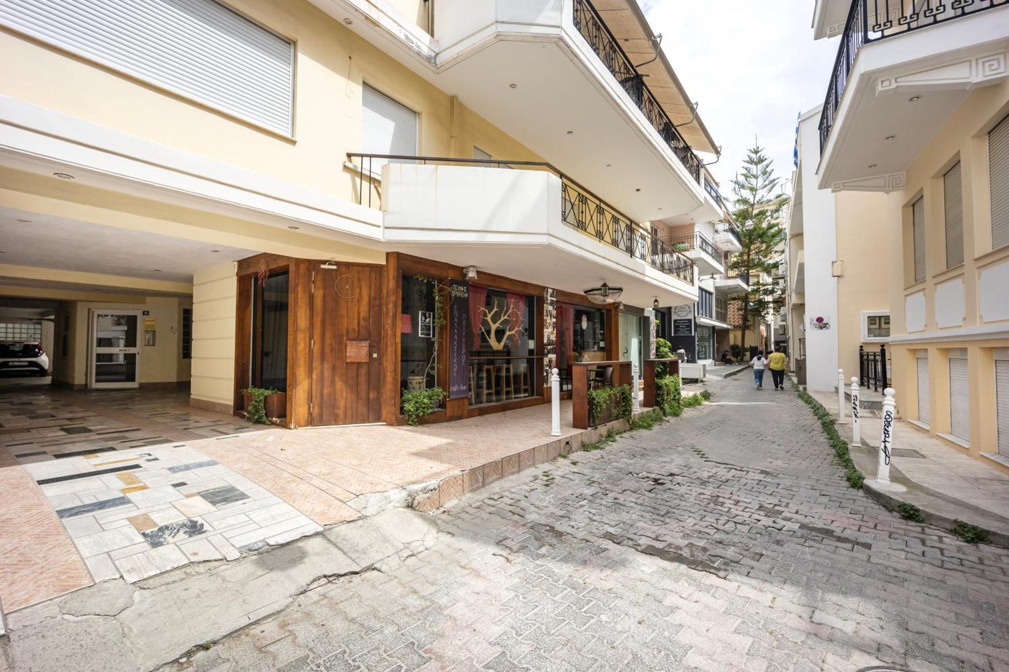Fabulous Central Apartment Close To The Sea! Chalkís エクステリア 写真