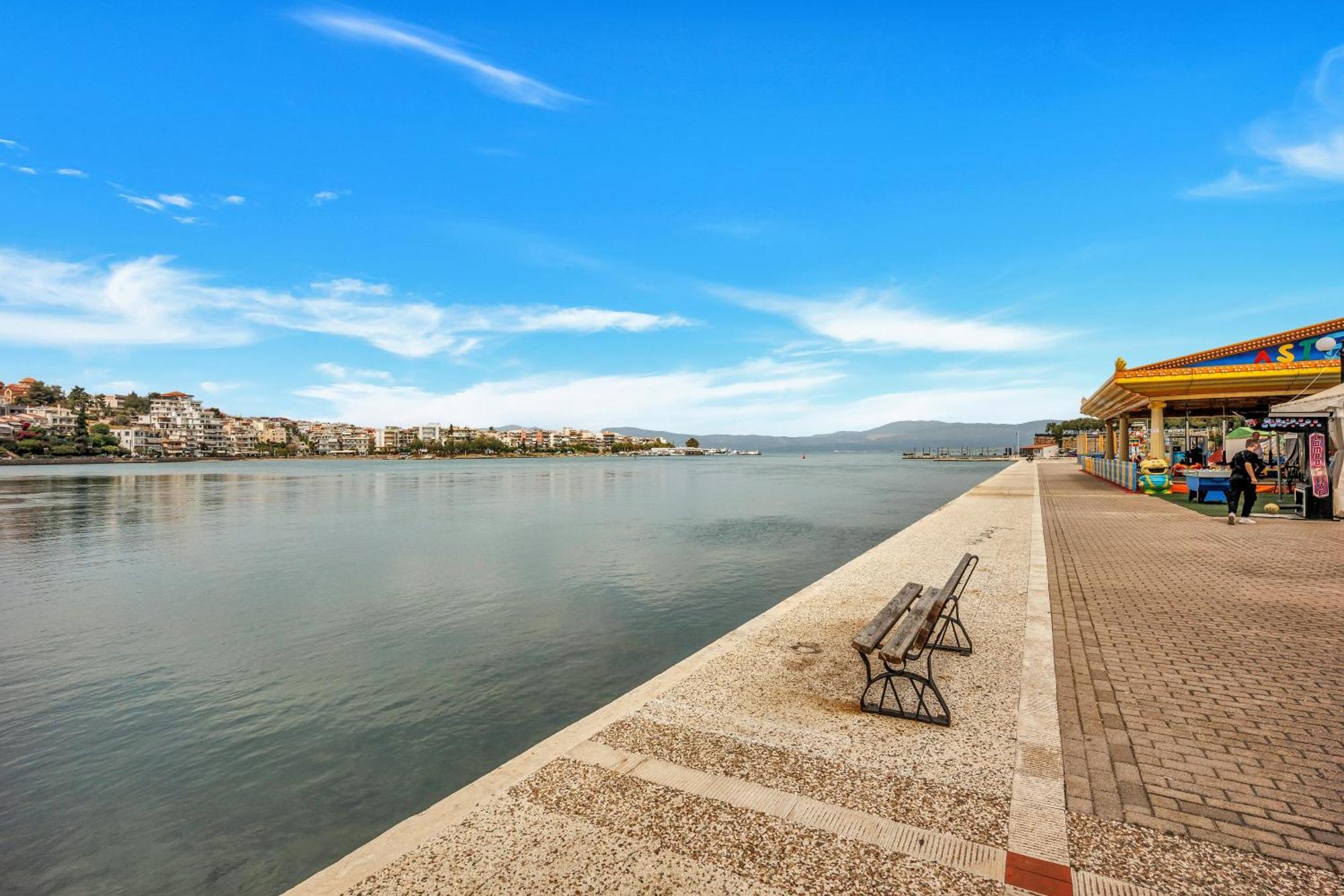 Fabulous Central Apartment Close To The Sea! Chalkís エクステリア 写真